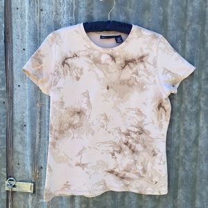 (r)elativity Women’s Large Camo T-shirt